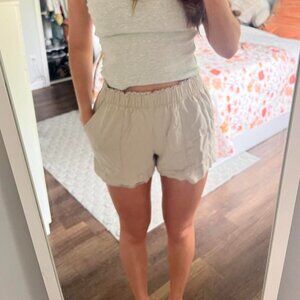 Abercrombie & Fitch Women's Cream and Tan Shorts